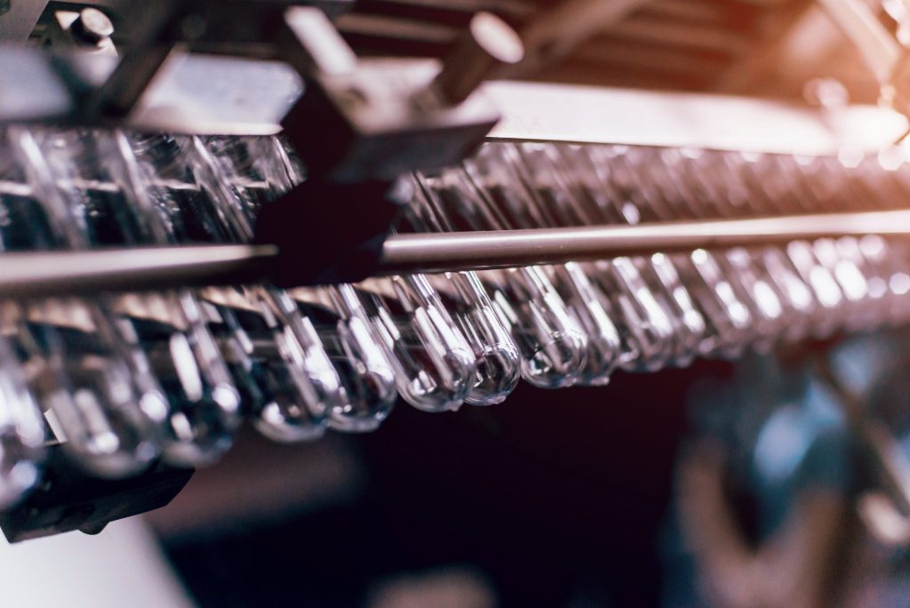 Celda de manejo de botellas de vidrio en línea de producción